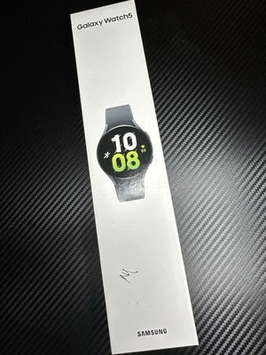 Samsung Galaxy Watch5 44mm GPS LTE(sm-r915u) Pre Owned - Image 1 of 3