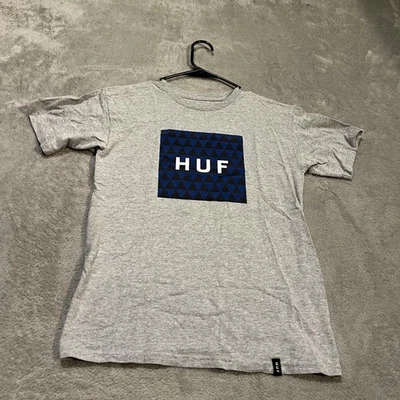 Camisa HUF Para Hombres Pequeña Gris Azul Logo Triángulo Gráfico Camiseta Cuello Redondo Foto 1 de 4