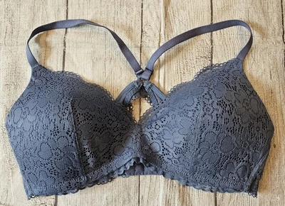 Aerie •Talla 36C• Sujetador de encaje inalámbrico azul copas acolchadas correa trasera entrecruzada  Foto 1 de 4
