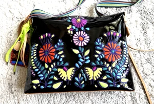 Consuela Downtown Umhängetasche Blumen bestickt selten NEU - Bild 1 von 12