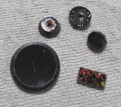 5件老式古董黑色玻璃哨子纽扣 — 第 1/4 张图片