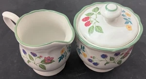Studio Nova Berry Lane HG240 Cream and Sugar with Lid Set Mikasa Co 1997 - Picture 1 of 2