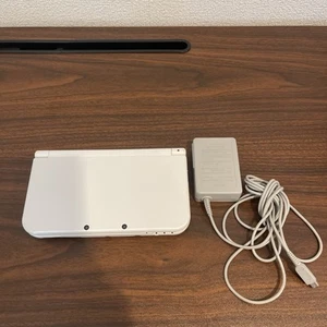 3611 Nintendo New 3DS LL Black For Parts - Picture 1 of 12