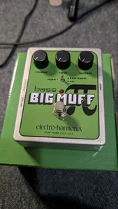 Electro-Harmonix Bass Big Muff Pi Effects Pedal for Bass from Japan - Picture 1 of 2