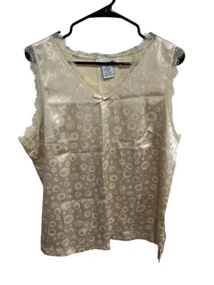 Regata Kathleen Kirkwood cetim acabamento em renda bege tamanho grande geométrica íntima - Imagem 1 de 4