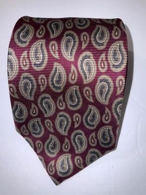 Gravata de seda masculina vintage Carmel by Sea Borgonha EUA geométrica 3 1/2” x 56” feita à mão - Imagem 1 de 4