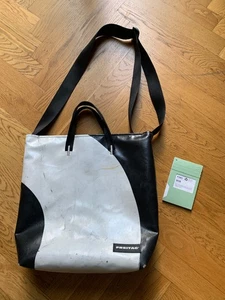 Freitag F203 BOB große Umhänge / Tote Bag - Bild 1 von 12