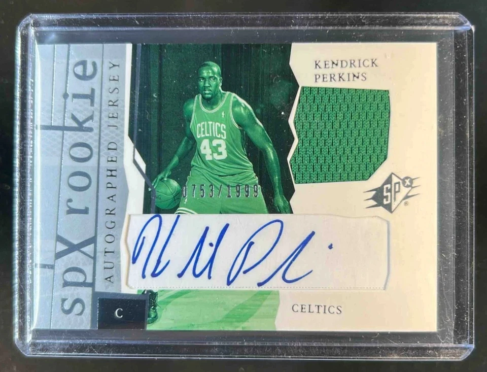 Camiseta deportiva SPx Kendrick Perkins 2003-04 novato radiocontrol automática #753/1999 Celtics Foto 1 de 2