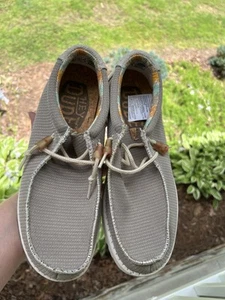 hey dude shoes mens 9 women’s 11 grey /tan - Picture 1 of 5