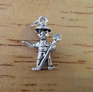 Plata Esterlina 3D 19x13mm Smokey the Bear con Pala Dije Yellowstone - Imagen 1 de 3