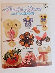 1980 décor fantaisiste avec nappes par Carol Saylor artisanat anges hiboux fleurs