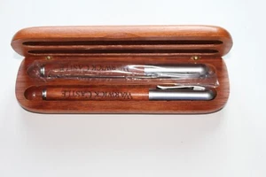 Warwick Castle Wood Engraved Fountain Pens (Set of 2) Gift Souvenir - Picture 1 of 6