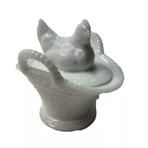 Hen On Basket WHITE MILK CARNIVAL GLASS Covered Dish Westmoreland Split Tail Hen - Picture 1 of 11