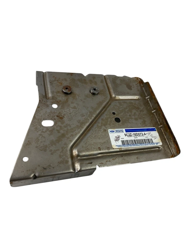 Extensión delantal guardabarros original Ford Econoline 9C2Z-16D072-A Foto 1 de 4