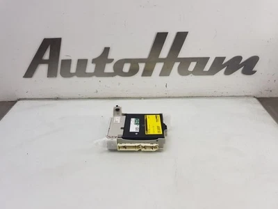 SICHERUNGSKASTEN FUSE BOX Toyota Yaris III (P13) 2015 8273052K40 / 892210D400 - Image 1 of 4