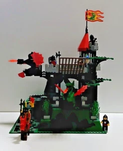 LEGO VINTAGE SET 6082 FIRE BREATHING FORTRESS UNBOXED WITHOUT INSTRUCTIONS - Picture 1 of 14