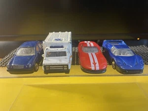 1/64 GOLDEN DIECAST USED AMBULANCE-VIPER-FERRARI-MERCEDES-BENZ LOT 911 - Picture 1 of 6