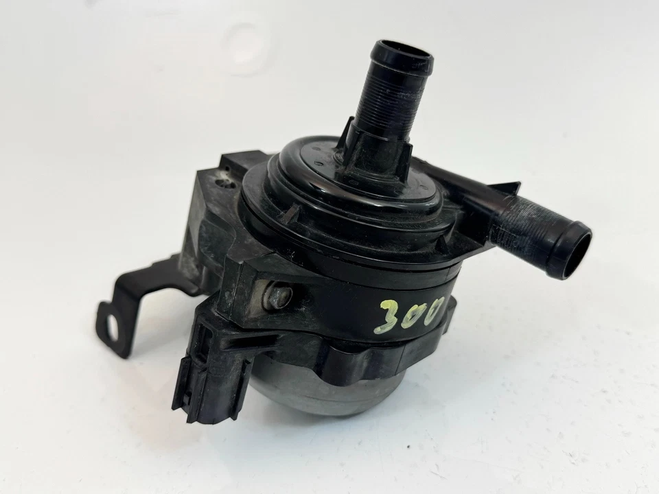 16-23 INFINITI Q50 Q60 ENGINE MOTOR AUXILIARY WATER COOLING COOLANT PUMP OEM - Image 1 of 3