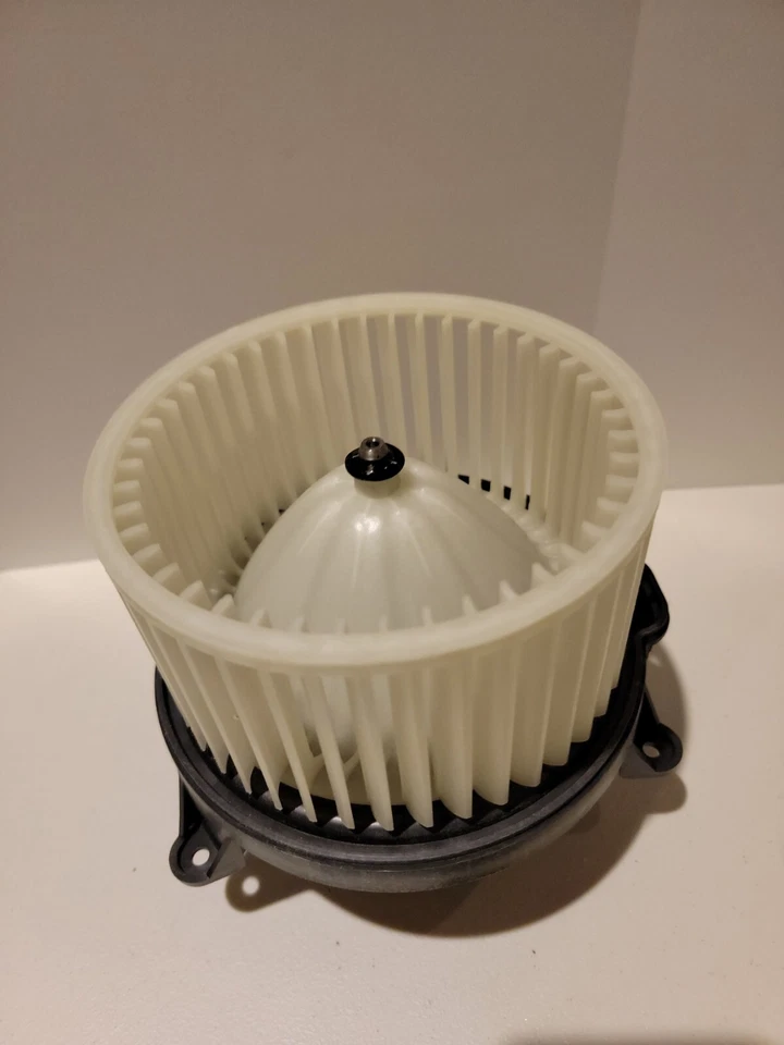 Motor soplador HVAC TYC para 03-11 Lincoln Town Car 700121 Foto 1 de 4