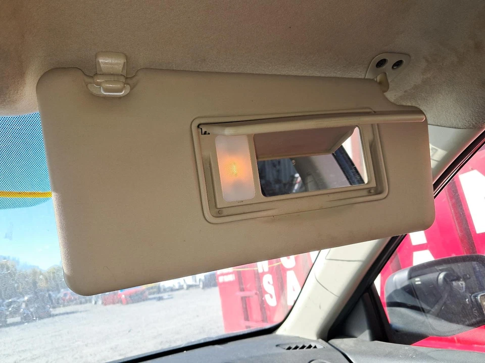 Parasol derecho usado se adapta a: Nissan Rogue 2011 con iluminación grado A derecho Foto 1 de 4