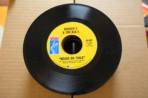 BOOKER T "HEADS OR TAILS / SOUL LIMBO" 45 RPM 7" SINGLE VG- STAX - Picture 1 of 4
