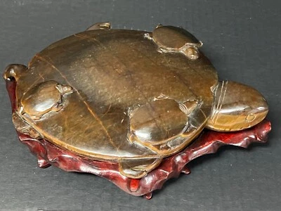 ARTE CHINO TALLADO OJO DE TIGRE PIEDRA TORTUGA ESCULTURA CON BASE DE MADERA Foto 1 de 4