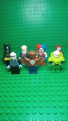 Lego DC Minifigure Lot Alfred Pennyworth  Batman Harley Quinn Lex Luthor + More - Image 1 of 4