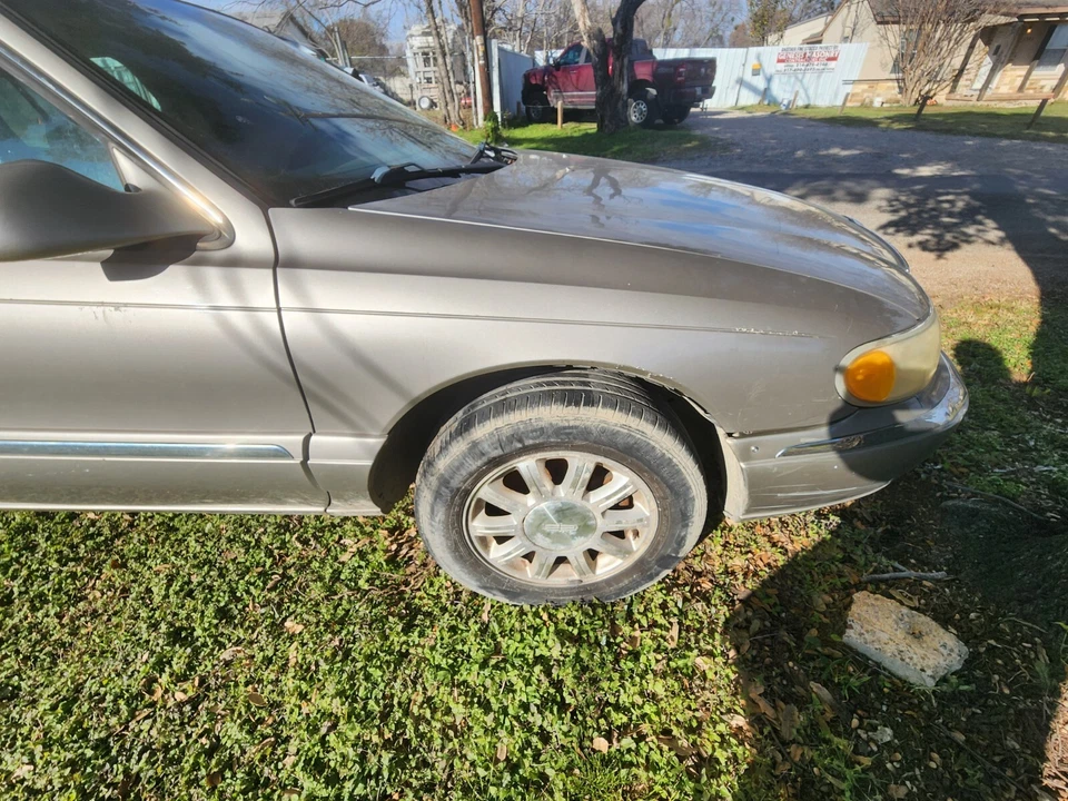 Guardabarros derecho pasajero Lincoln Continental 1998-1999-2000-2001-2002 Foto 1 de 1