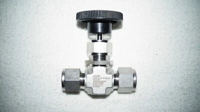 S-Lok Needle Valve 1/2 in. Needle Valve 5000 psig (SNV3-S-8T-R-NC-S6) - Image 1 of 2