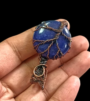 Colgante de jade verde árbol envuelto en alambre de cobre colgante hecho a mano joyería de cobre Foto 1 de 4