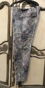 CABELAS Camo Cargo Pants Sz 38 REG Men's Large USA Lightweight - Picture 1 of 9