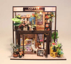 Wizardi Miniature Roombox Kit - Coffee House Dollhouse Kit - Picture 1 of 8