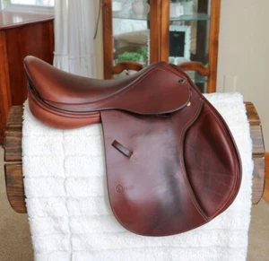 17" Wide Circuit (Dover Saddlery) English Hunter/Jumper Close Contact Saddle - Picture 1 of 23