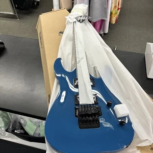 Jackson Dinky JS32 DKA Arch Top E-Gitarre hellblau siehe Fotos - Bild 1 von 3