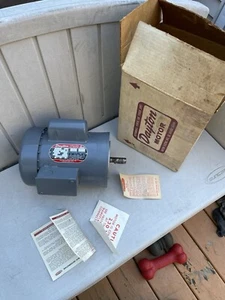 New Old Stock Dayton Capacitor A.C. Motor 5K342K 1/2 HP 1725 RPM 1 Phase - Picture 1 of 10
