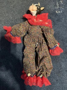 selbstgemachte Kuh Puppe. Keramik Kopf Beine und Arme. Stofftiert und angezogen - Bild 1 von 2