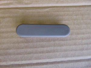 2000 CHEVROLET MALIBU FRONT DOOR TRIM PLUG NEUTRAL COLOR 22635095 - Bild 1 von 3