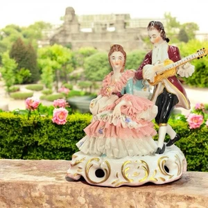 'Spitzenporzellan' or lace porcelain of a musical couple by Müller Volkstedt - Picture 1 of 13
