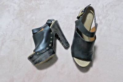 Женские туфли на каблуке с заклепками с открытым носком Givenchy Италия размер 37 - Изображение 1 из 4