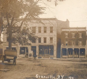 Granville NY Automóvil Escena Callejera Hotel Bicicleta Foto Real Postal Nueva York - Imagen 1 de 4