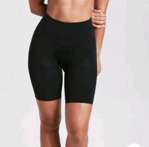 Spanx Assets Black Shaping Shorts Size Medium NWT - Picture 1 of 4