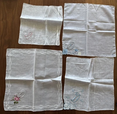 4 Pañuelos Monograma D. *LEER* 3 etiquetados uno sin etiqueta Madeira y Burmel Foto 1 de 4