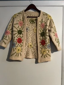 Vintage ‘40s ‘50s Flower Embroidered Knit Granny Boho Sweater Wool Open Cardigan - Picture 1 of 9