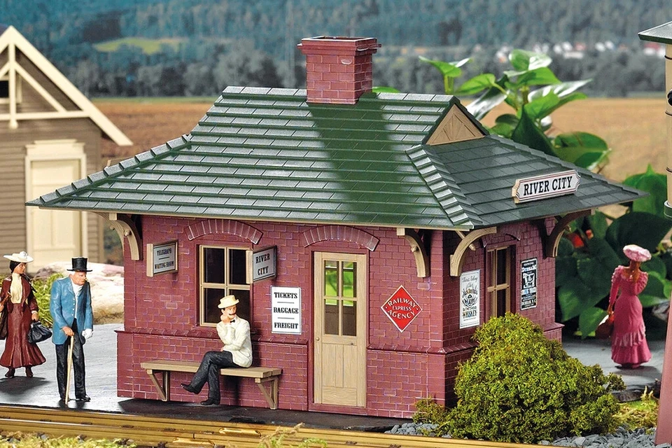 PIKO ~ G Scale ~ New 2025 ~ River City Station ~ Built-Up Building ~ 62709 - Image 1 of 1