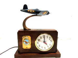 WW II PRATT&WHITNEY AIRCRAFT CO. F4U CORSAIR MODEL AIRPLANE ELECTRIC DESK CLOCK - Picture 1 of 17