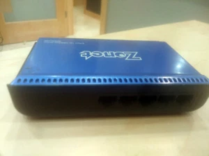 Zonet (ZFS3018P) 5-Port Ethernet Switch – Tested, No Power Supply - Afbeelding 1 van 4