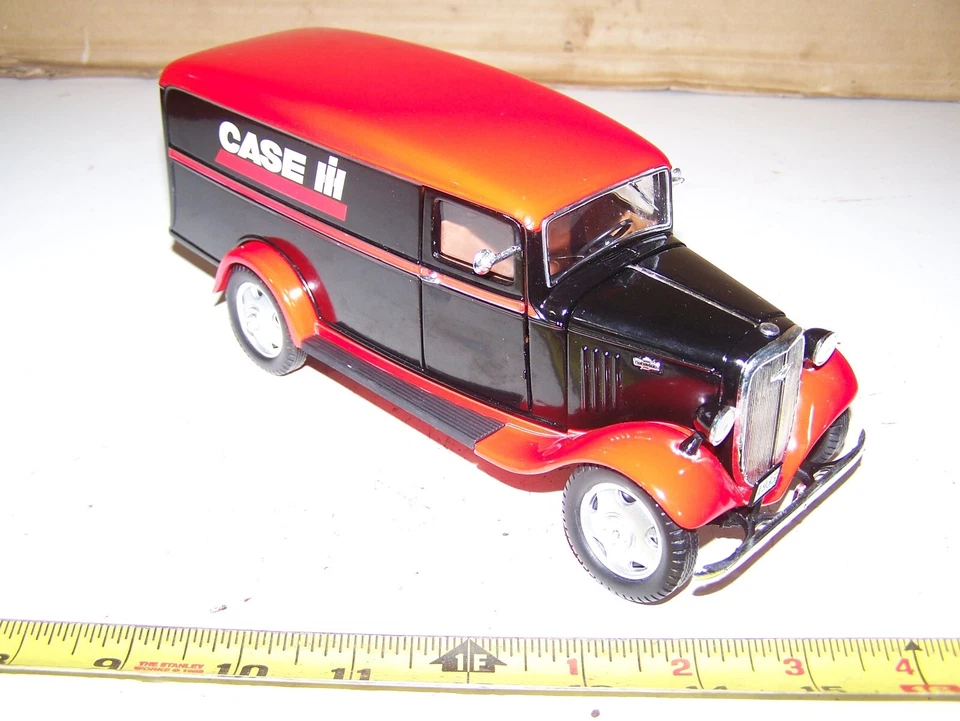 1935 Chevy CASE IH Service Truck Crown Premiums 1:24 Precision NIB Diecast NICE! - Image 1 of 4