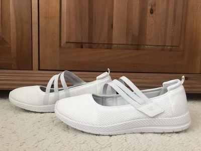 Women’s (Size:11W) white Easy Spirit Guin Mary Jane lightweight walking sneakers - Image 1 of 4