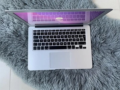 MacBook Air 2017, 13 Zoll, Intel i5 1,8GHz , 8GB RAM, 128GB + 256GB Extra SD - Bild 1 von 4