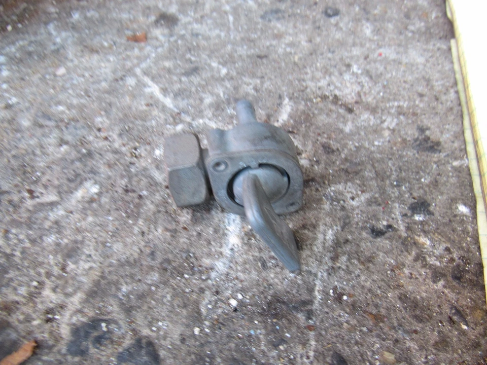 Honda XL250 S 1981 llave de combustible grifo caño apagado Foto 1 de 1